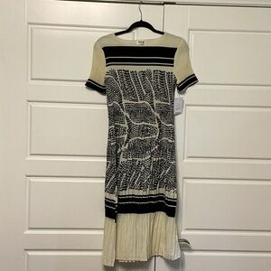 Chic Black and Cream Patterned Midi Dress